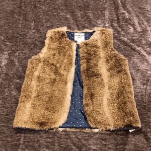 Girls Brown Faux Fur Vest Size: 10/12